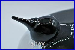 IITTALA /nuutajarvi BIRD BY O. TOIKA. BIRD IN BLACK AND WHITE. SIGNED AND LABELED