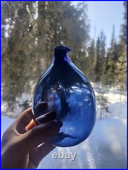 Timo Sarpaneva round Bird bottle 2501 Lintupullo, blue signed art glass Iittala