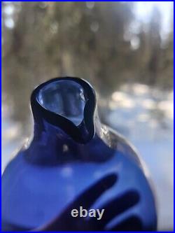 Timo Sarpaneva round Bird bottle 2501 Lintupullo, blue signed art glass Iittala